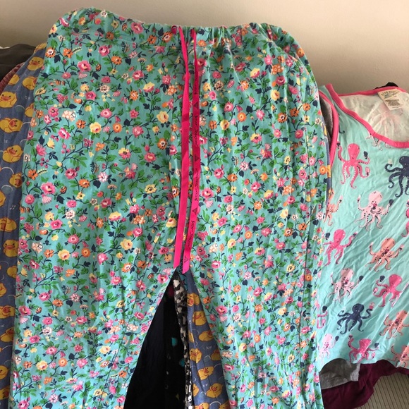 Lounge pants and tee shirts - Picture 8 of 8